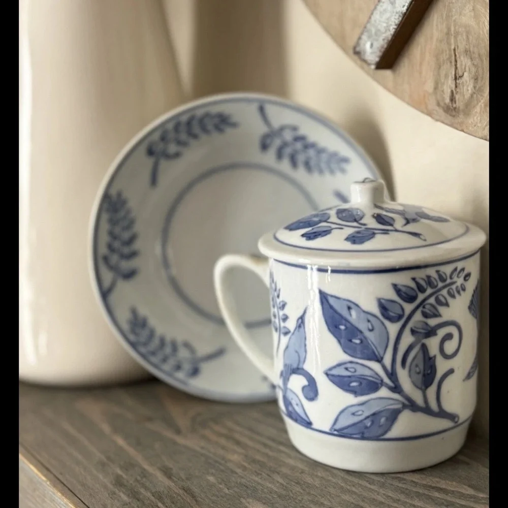 Williams Sonoma White and Blue Floral Lidded Tea Mug with Saucer